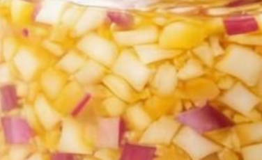 natural remedy combines ginger, onion, garlic, lemon juice, and honey