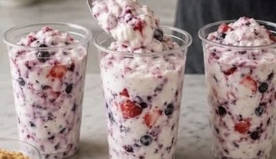 High-Protein Berry Fluff Dessert Cups Low Carb